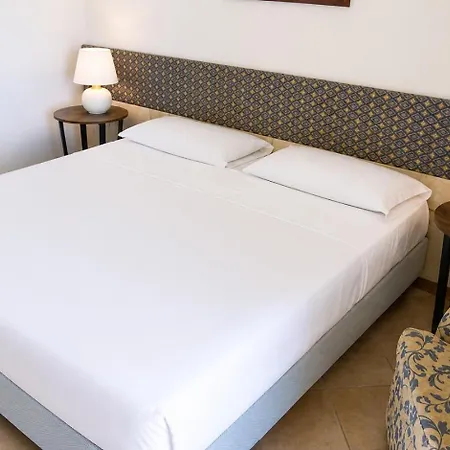 Essence Isola D'elba - Le Picchiaie 4*